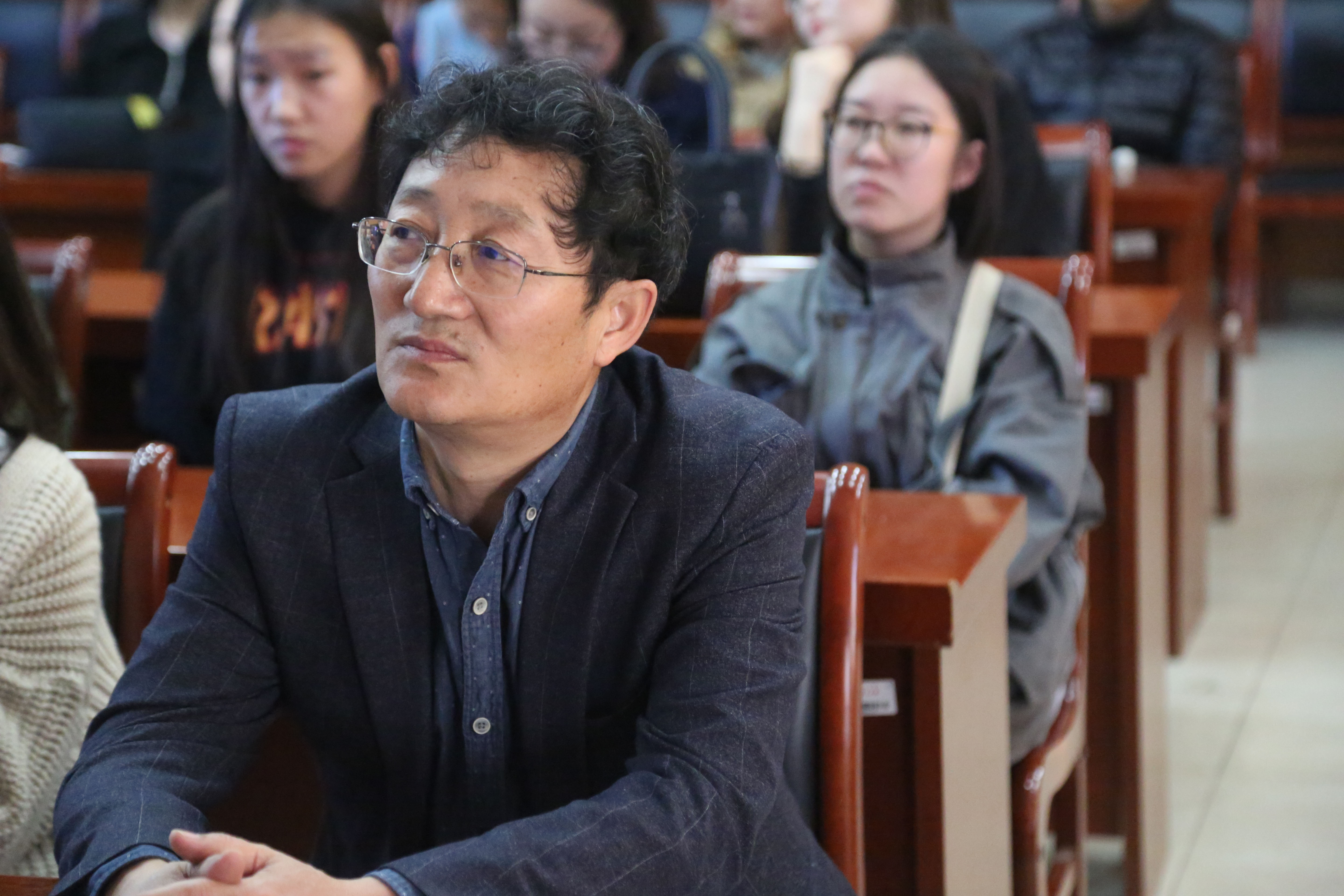 蒙古学学院成功举办留学经验汇报会-蒙古学学院